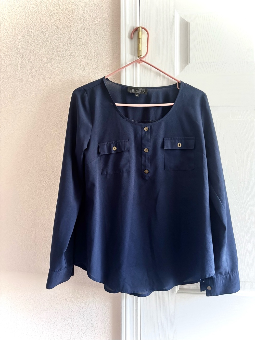 Sweet Wanderer  Flyaway Back Navy  Long Tab Roll Sleeves Tunic Top M